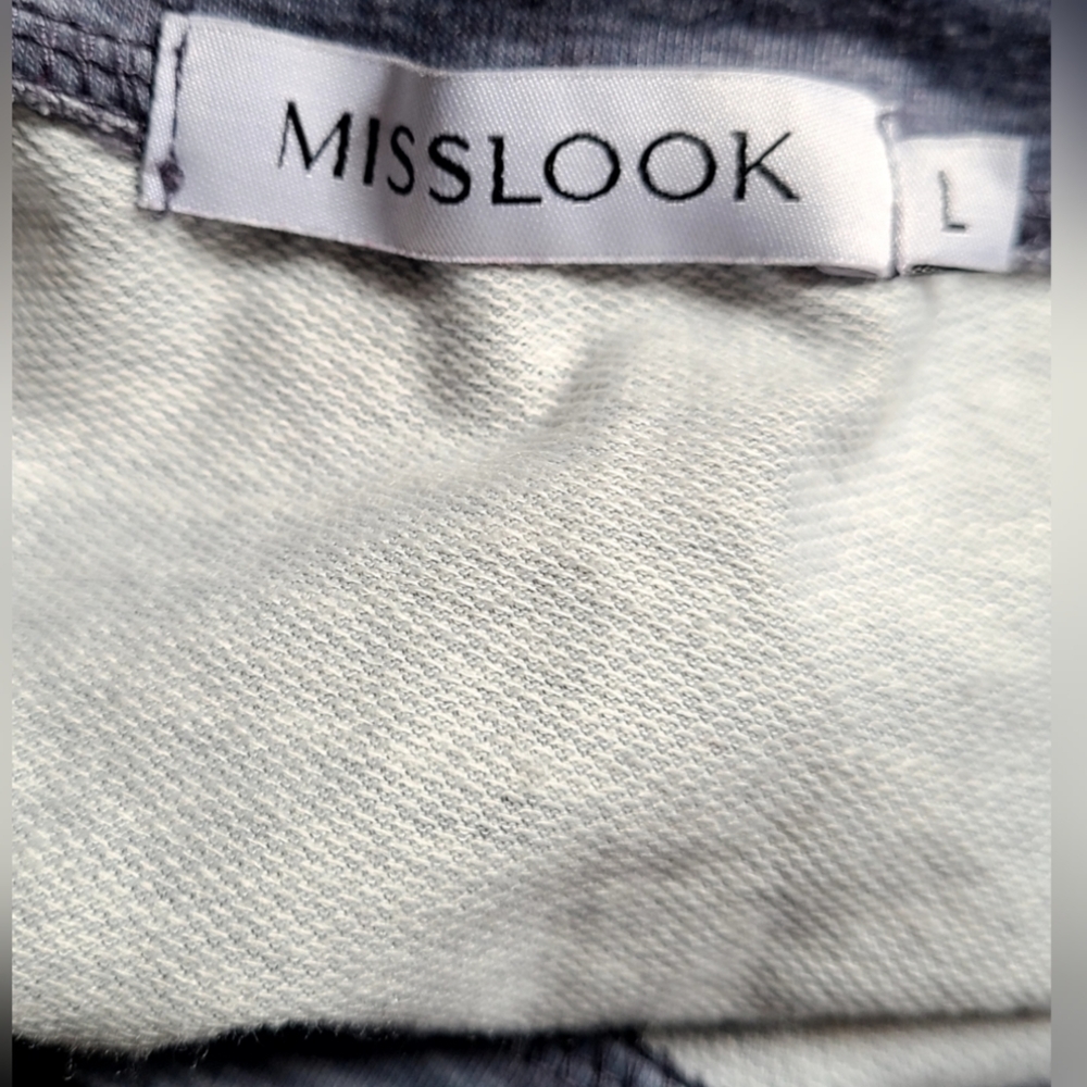 MISSLOOK " IN A WORLD WHERE YOU CAN BE ANYTHING BE KIND" GRAPHIC PULLOVER - Picture 3 of 5
